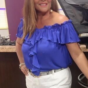 Off-the-shoulder top with curls at the front in turquoise gauze